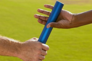 开yun体育-曼联有钱了：预计收入8000万欧，补强后腰，中场悍将三选一！，曼联身价2021