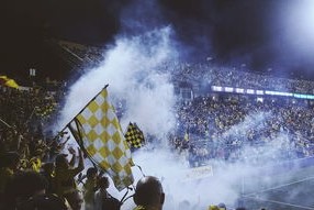 开云全站下载-欧洲杯赛后赛制与转会窗口时间的衔接问题被讨论，欧洲杯比赛结束